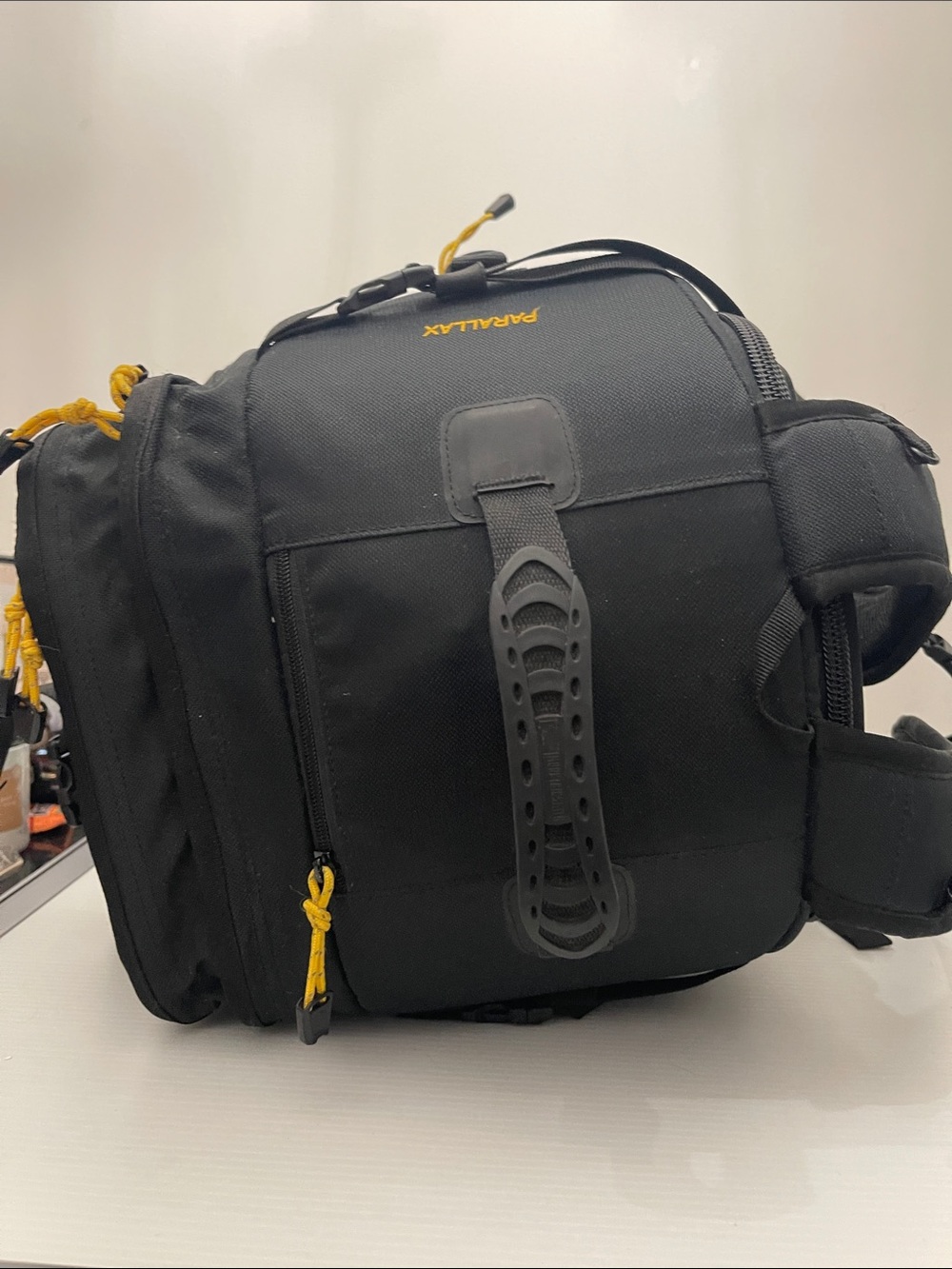 MOUNTAINSMITH PARALLAX CAMERA BACKPACK BLACK SIZE LARGE - Picture 5 of 15